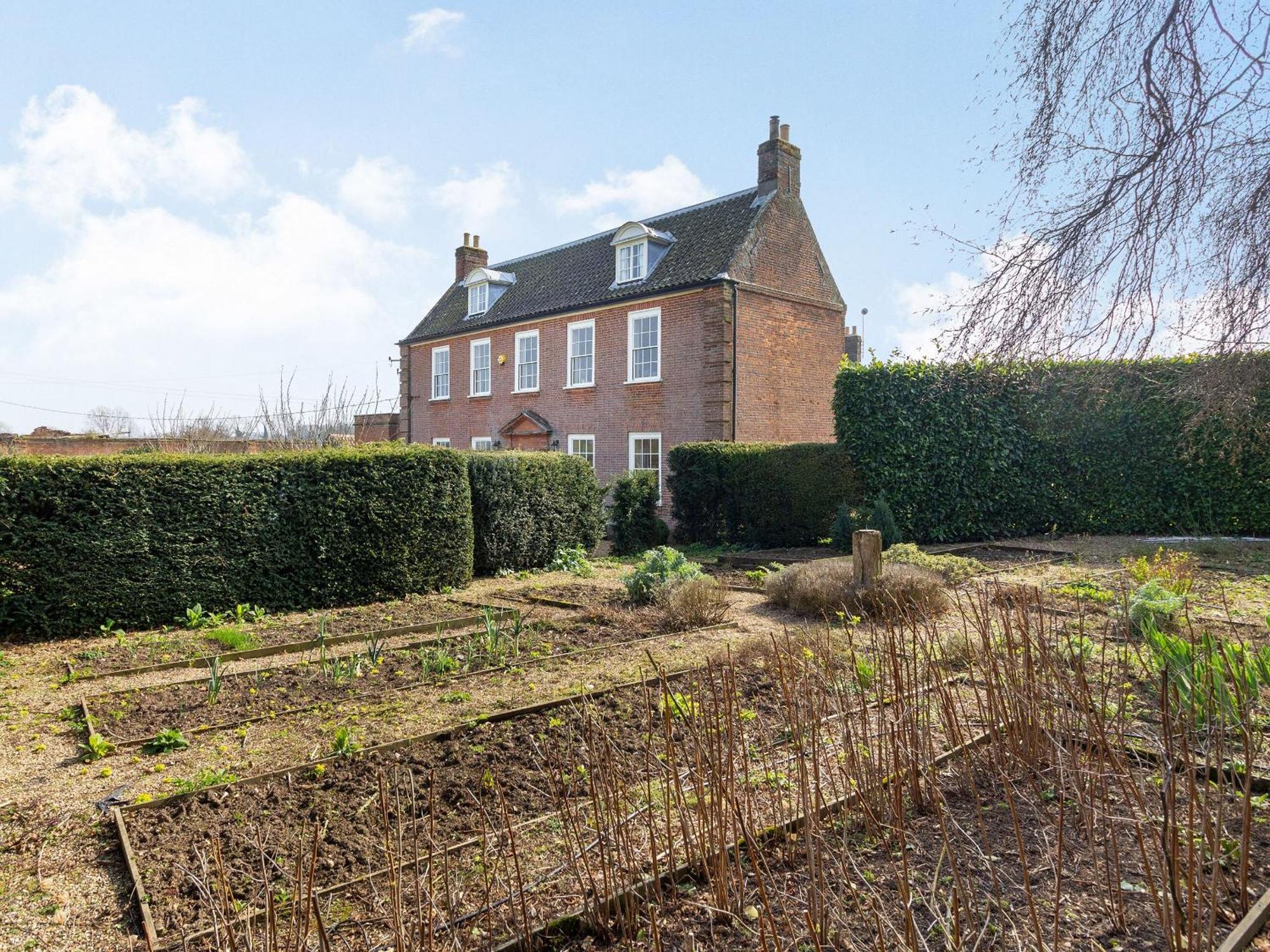Hemblington Hall Arts And Leisure Ltd South Walsham ภายนอก รูปภาพ